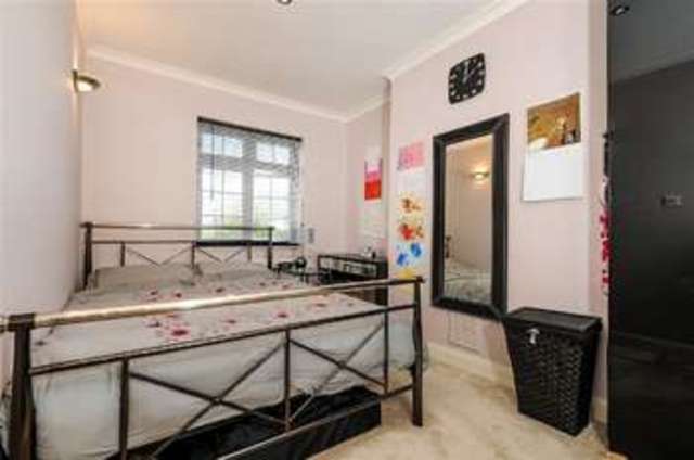  Image of 2 bedroom Apartment for sale in Hartfield Crescent London SW19 at Wimbledon, SW19 3RZ