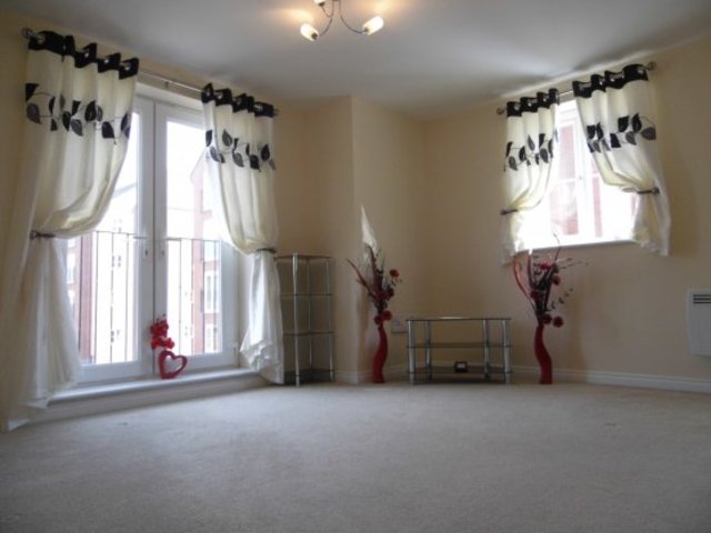  Image of 2 bedroom Flat for sale in Chapman Road Thornbury Bradford BD3 at Bradford West Yorkshire Bradford, BD3 7FG