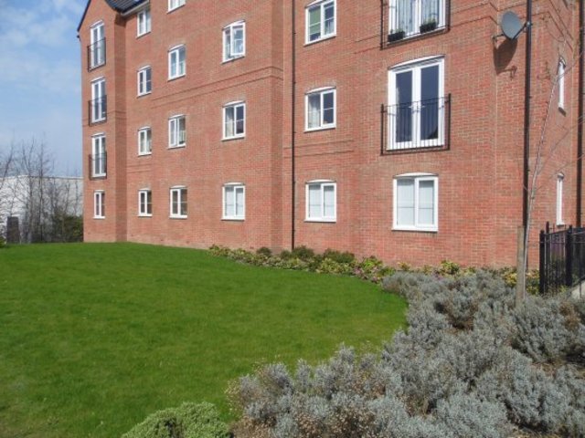  Image of 2 bedroom Flat for sale in Chapman Road Thornbury Bradford BD3 at Bradford West Yorkshire Bradford, BD3 7FG