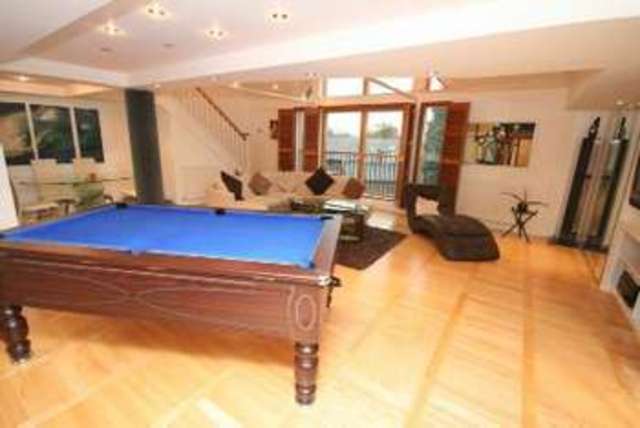  Image of 2 bedroom Apartment for sale in Heath Road Hale Altrincham WA14 at Altrincham, WA14 2XQ