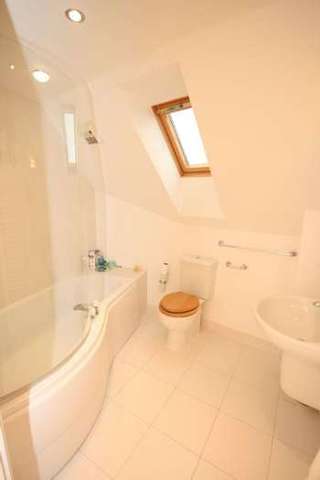  Image of 2 bedroom Apartment for sale in Heath Road Hale Altrincham WA14 at Altrincham, WA14 2XQ