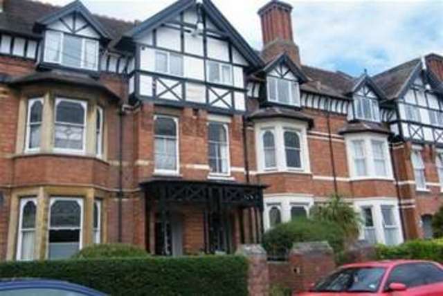  Image of 2 bedroom Flat to rent in Heath Terrace Leamington Spa CV32 at Leamington Spa, CV32 5NA
