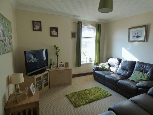  Image of 4 bedroom Detached house for sale in Heol Llansaint Llansaint Kidwelly SA17 at Heol Llansaint Llansaint Kidwelly, SA17 5JD