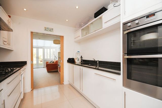  Image of 3 bedroom Terraced house to rent in Hepdon Mews London SW17 at Hepdon Mews  Tooting, SW17 0GP