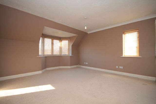  Image of 1 bedroom Flat for sale in Heron Drive Bicester OX26 at Heron Drive  Bicester, OX26 6YY
