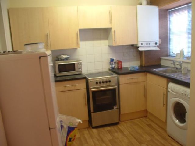  Image of 1 bedroom Flat to rent in High Street Bangor LL57 at 35 High Street  BANGOR, LL57 1NP