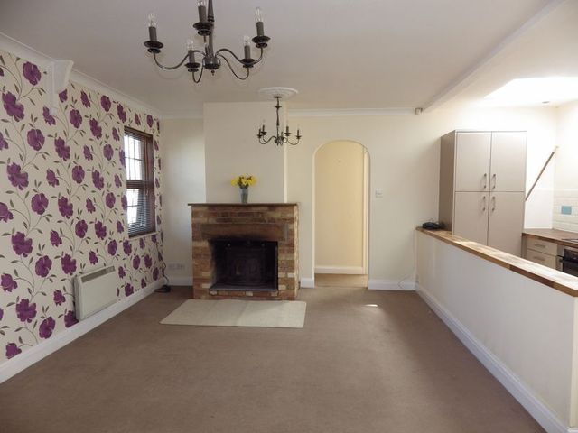  Image of 2 bedroom Detached house to rent in High Street Roxton Bedford MK44 at High Street Roxton Bedford, MK44 3EA
