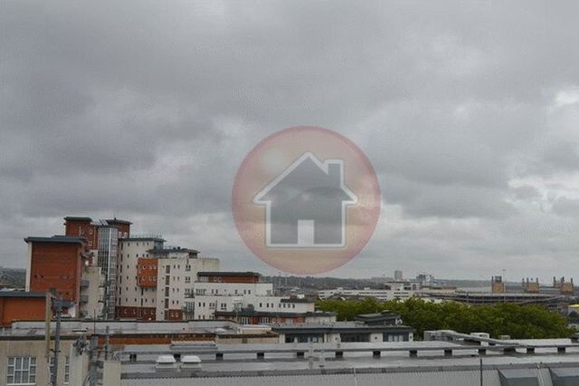  Image of 3 bedroom Flat to rent in High Street Southampton SO14 at High Street  Southampton, SO14 2NW