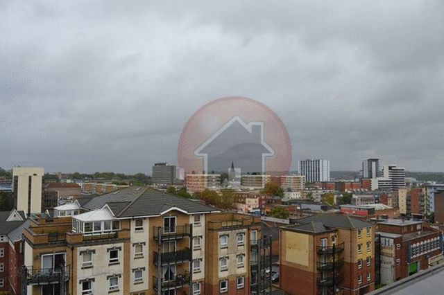  Image of 3 bedroom Flat to rent in High Street Southampton SO14 at High Street  Southampton, SO14 2NW