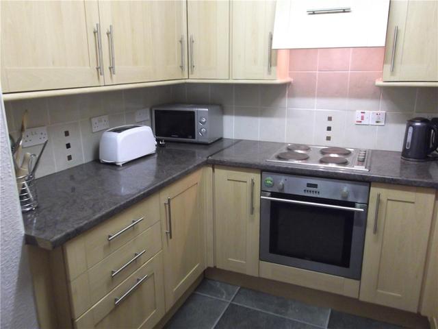  Image of 3 bedroom Flat to rent in Highburgh Road Glasgow G12 at Dowanhill Glasgow Glasgow, G12 9YD