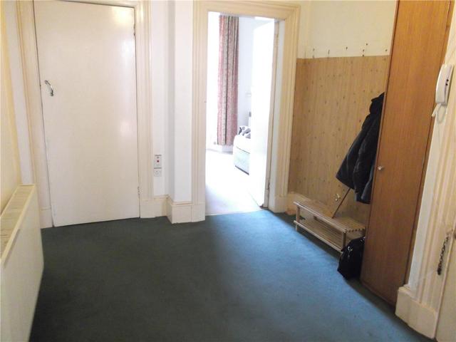  Image of 3 bedroom Flat to rent in Highburgh Road Glasgow G12 at Dowanhill Glasgow Glasgow, G12 9YD