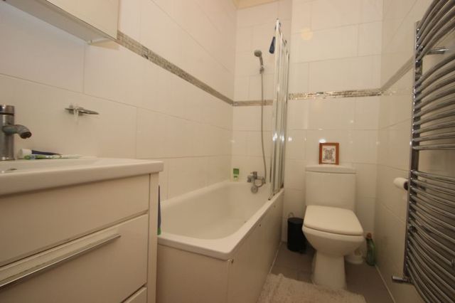  Image of 2 bedroom Flat to rent in Highbury New Park London N5 at Highbury New Park  London, N5 2DS