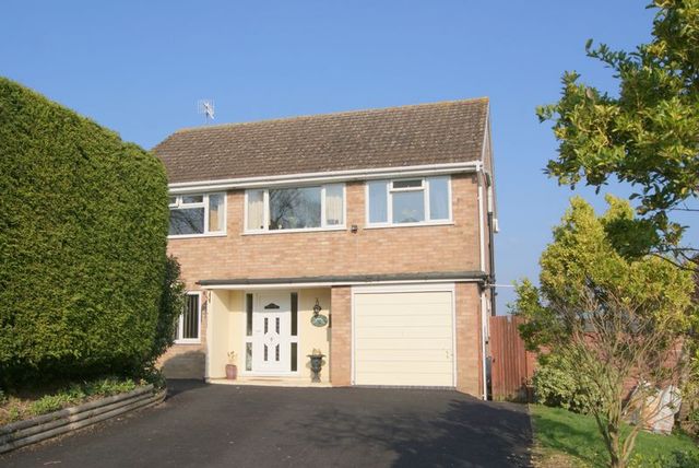  Image of 5 bedroom Detached house for sale in Highfield Road Evesham WR11 at Highfield Road  Evesham, WR11 2PU