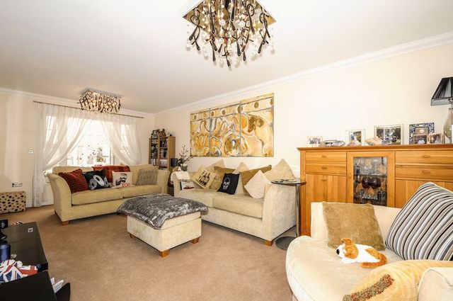  Image of 3 bedroom Detached house for sale in Hill Radnor Buckingham MK18 at Buckingham Mk18  Buckingham, MK18 1SJ
