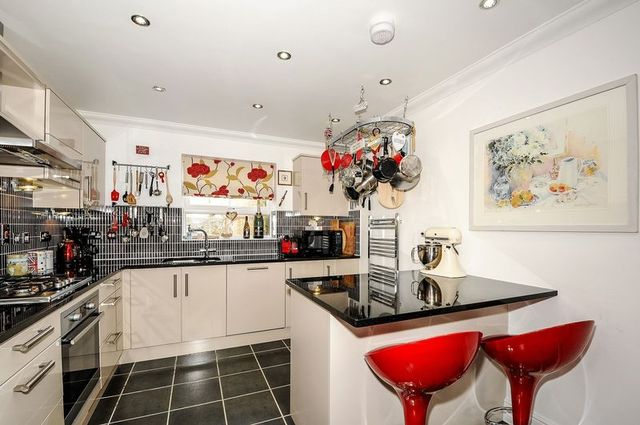  Image of 3 bedroom Detached house for sale in Hill Radnor Buckingham MK18 at Buckingham Mk18  Buckingham, MK18 1SJ