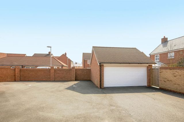  Image of 3 bedroom Detached house for sale in Hill Radnor Buckingham MK18 at Buckingham Mk18  Buckingham, MK18 1SJ