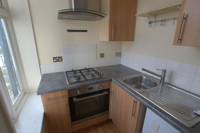  Image of 1 bedroom Flat to rent in Hinton Road Bournemouth BH1 at 30 Hinton Road  Bournemouth, BH1 2AJ