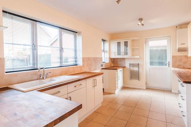  Image of 4 bedroom Detached house for sale in Holbush Way Irthlingborough Wellingborough NN9 at Holbush Way Irthlingborough Wellingborough, NN9 5EP