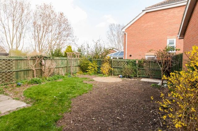  Image of 4 bedroom Detached house for sale in Holbush Way Irthlingborough Wellingborough NN9 at Holbush Way Irthlingborough Wellingborough, NN9 5EP