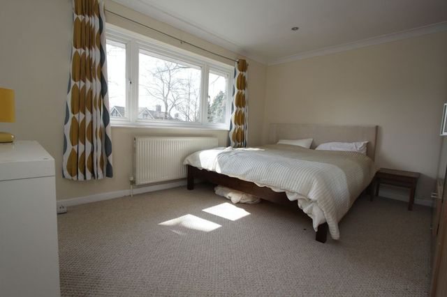  Image of 3 bedroom Detached house to rent in Holly Hill Southampton SO16 at Holly Hill  Southampton, SO16 7ES