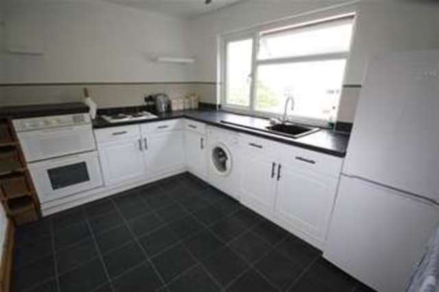  Image of 2 bedroom Flat to rent in Hornbeam Road Buckhurst Hill IG9 at The Willows, Hornbeam Road  Buckhurst Hill, IG9 6LA