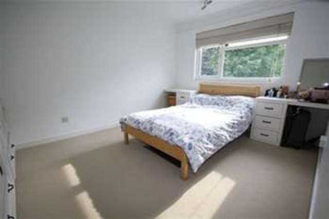  Image of 2 bedroom Flat to rent in Hornbeam Road Buckhurst Hill IG9 at The Willows, Hornbeam Road  Buckhurst Hill, IG9 6LA