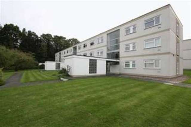  Image of 2 bedroom Flat to rent in Hornbeam Road Buckhurst Hill IG9 at The Willows, Hornbeam Road  Buckhurst Hill, IG9 6LA