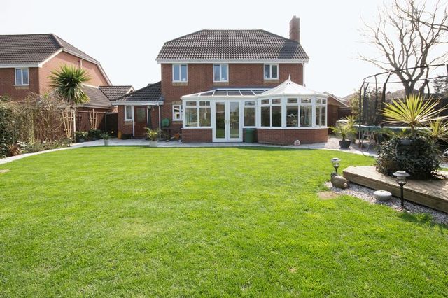  Image of 4 bedroom Detached house for sale in Kirk Gardens Totton Southampton SO40 at Kirk Gardens Totton Southampton, SO40 9UZ