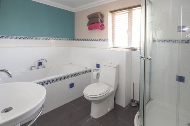  Image of 4 bedroom Detached house for sale in Kirk Gardens Totton Southampton SO40 at Kirk Gardens Totton Southampton, SO40 9UZ