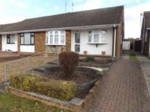  Image of 2 bedroom Bungalow for sale in Oakland Gardens Hutton Brentwood CM13 at Hutton Brentwood Hutton, CM13 1EN