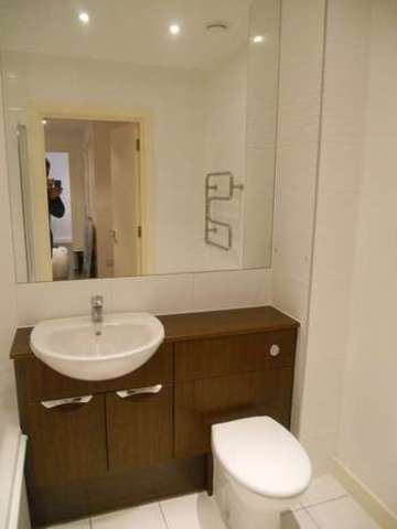  Image of 2 bedroom Flat to rent in Southernhay Basildon SS14 at Basildon Basildon, SS14 1FG