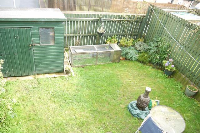  Image of 3 bedroom Semi-Detached house to rent in Idlethorp Way Idle Bradford BD10 at Idlethorp Way  Idle, BD10 9JD