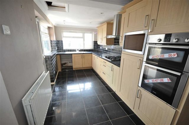  Image of 4 bedroom Property for sale in Jacomb Close Lower Broadheath Worcester WR2 at Jacomb Close Worcester Worcester, WR2 6SQ