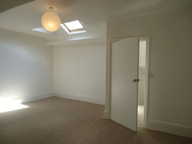  Image of 3 bedroom Flat to rent in James Street Garston Liverpool L19 at James Street Garston Liverpool, L19 2LS