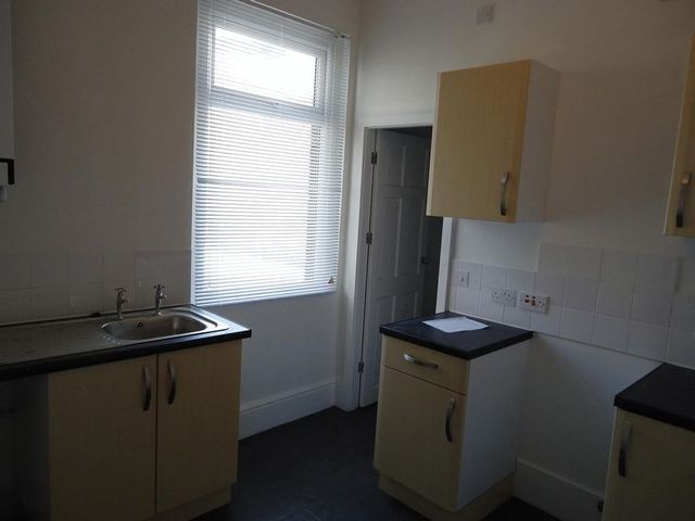 Image of 3 bedroom Flat to rent in James Street Garston Liverpool L19 at James Street Garston Liverpool, L19 2LS