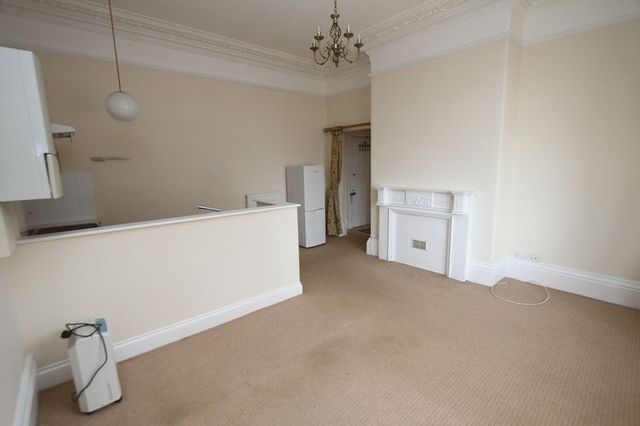  Image of 1 bedroom Flat for sale in Jesmond Road Clevedon BS21 at 4 Jesmond Road  Clevedon, BS21 7PA