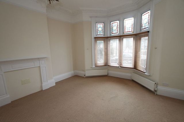  Image of 1 bedroom Flat for sale in Jesmond Road Clevedon BS21 at 4 Jesmond Road  Clevedon, BS21 7PA