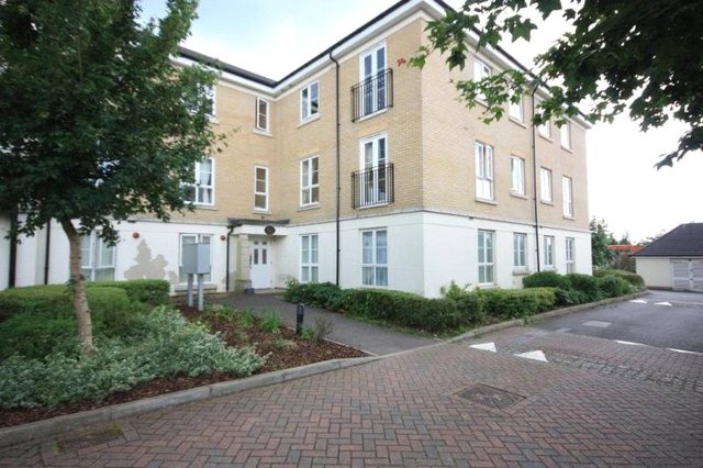  Image of 2 bedroom Apartment for sale in Tudor Way Knaphill Woking GU21 at Tudor Way Knaphill Knaphill, GU21 2UD