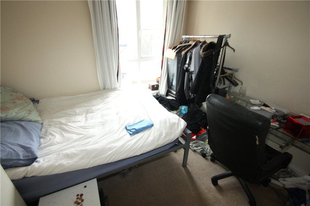  Image of 2 bedroom Apartment for sale in Tudor Way Knaphill Woking GU21 at Tudor Way Knaphill Knaphill, GU21 2UD
