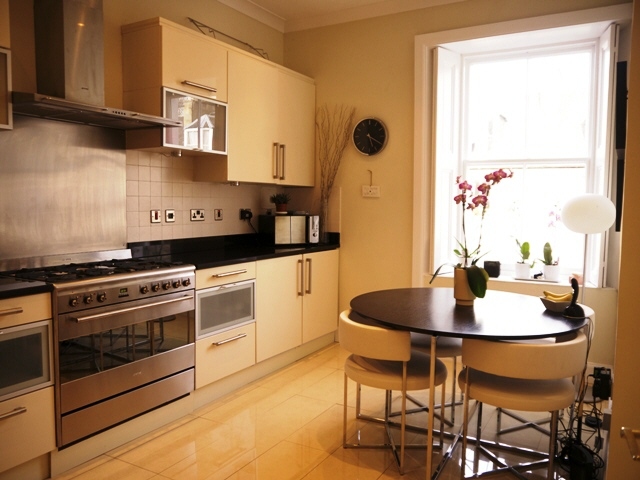  Image of 3 bedroom Flat to rent in Kemp Place Edinburgh EH3 at Stockbridge Edinburgh Edinburgh, EH3 5HU