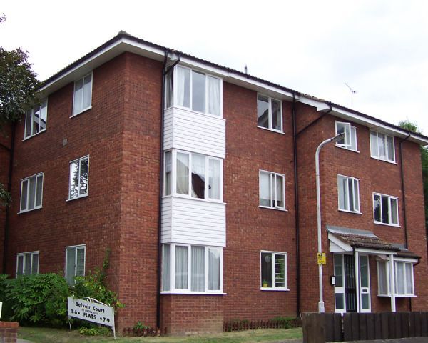  Image of 1 bedroom Flat to rent in Kenton Road Harrow HA3 at 68 Kenton Road  HARROW, HA3 8AB