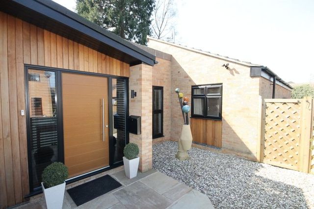  Image of 4 bedroom Detached house for sale in St. Marys Close Kidlington OX5 at St Marys Close  Kidlington, OX5 2AY