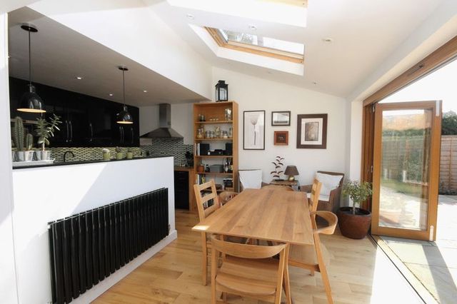  Image of 4 bedroom Detached house for sale in St. Marys Close Kidlington OX5 at St Marys Close  Kidlington, OX5 2AY
