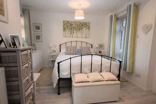  Image of 4 bedroom Detached house for sale in St. Marys Close Kidlington OX5 at St Marys Close  Kidlington, OX5 2AY
