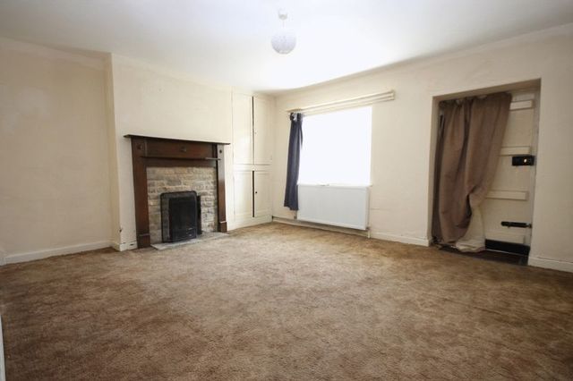  Image of 2 bedroom Cottage for sale in Crown Road Kidlington OX5 at Crown Road  Kidlington, OX5 1AG
