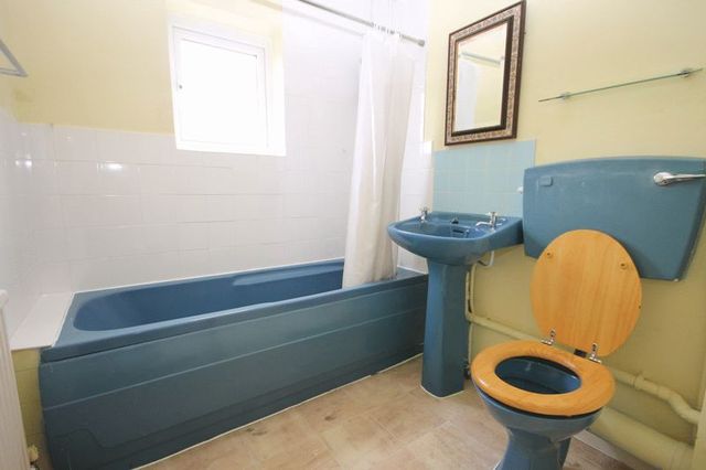  Image of 2 bedroom Cottage for sale in Crown Road Kidlington OX5 at Crown Road  Kidlington, OX5 1AG