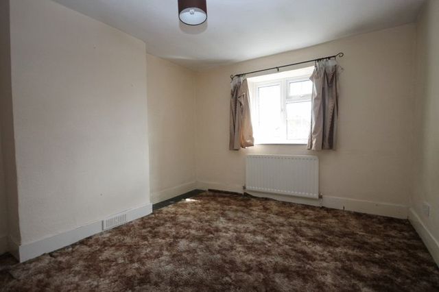  Image of 2 bedroom Cottage for sale in Crown Road Kidlington OX5 at Crown Road  Kidlington, OX5 1AG