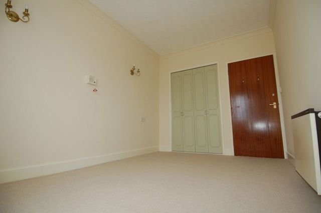  Image of 1 bedroom Retirement Property for sale in The Moors Kidlington OX5 at The Moors  Kidlington, OX5 2XT
