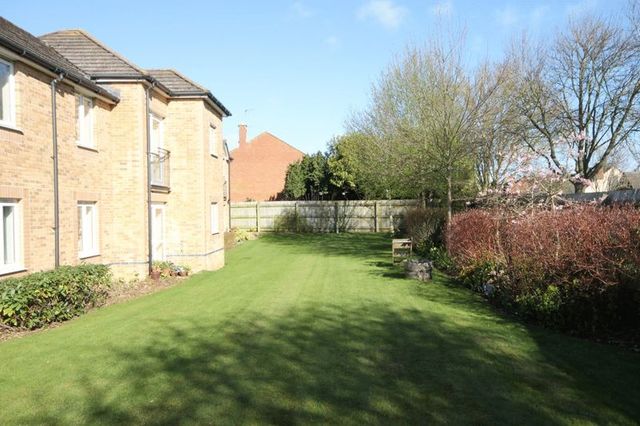  Image of 2 bedroom Retirement Property for sale in Banbury Road Kidlington OX5 at Banbury Road  Kidlington, OX5 2BG
