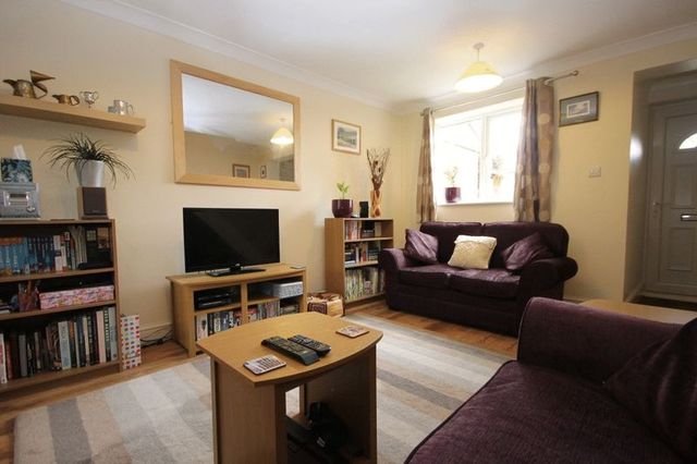  Image of 2 bedroom Terraced house for sale in Bowerman Close Kidlington OX5 at Bowerman Close  Kidlington, OX5 1TP